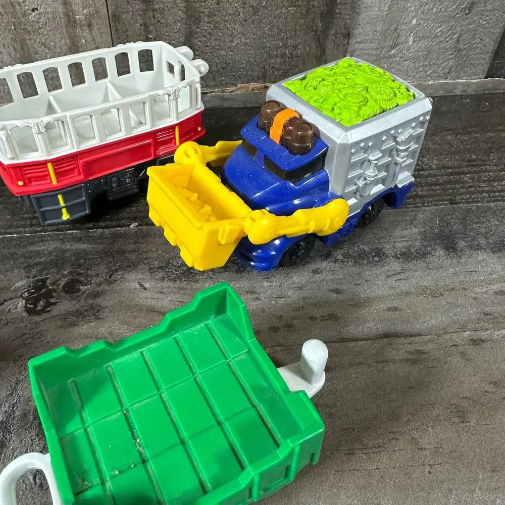 Fisher-Price GeoTrax Train‎ & Vehicle Lot Engines Fire Truck Dump Truck Bus